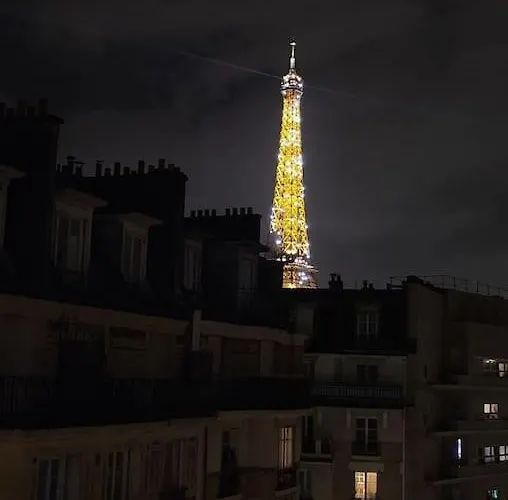 Elegant Eiffel Tower View Flat Lägenhet Paris