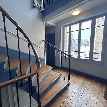 Elegant Eiffel Tower View Flat Paris