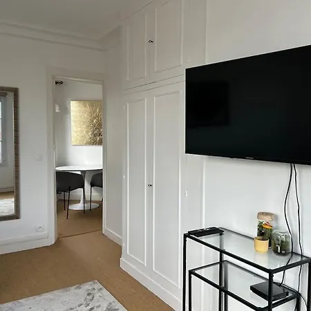 Appartement Elegant Eiffel Tower View Flat *