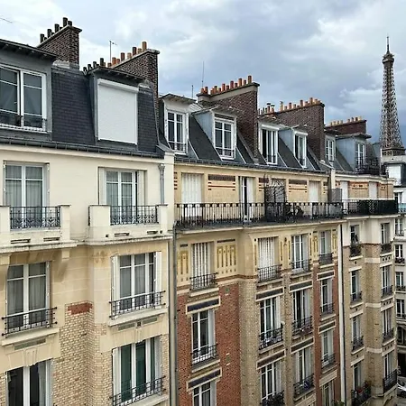 Elegant Eiffel Tower View Flat Appartement