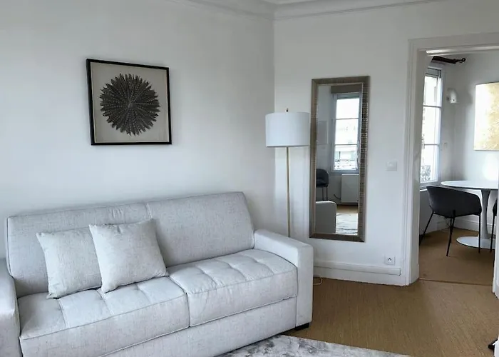 Elegant Eiffel Tower View Flat