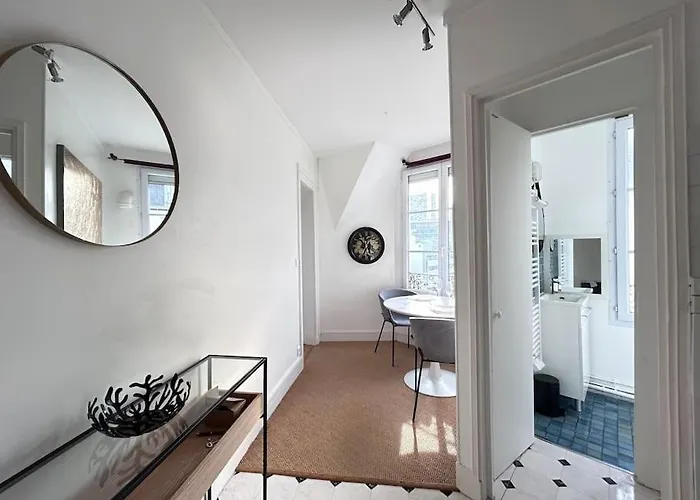 Elegant Eiffel Tower View Flat Apartamento Paris