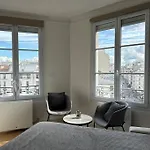 Elegant Eiffel Tower View Flat * Paris