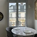 Elegant Eiffel Tower View Flat Apartamento Paris