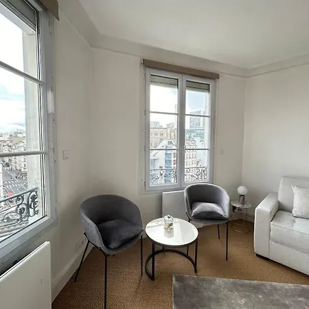 Apartment Elegant Eiffel Tower View Flat