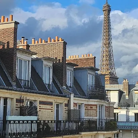 Apartment Elegant Eiffel Tower View Flat Paris