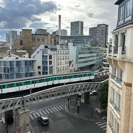 Apartment Elegant Eiffel Tower View Flat